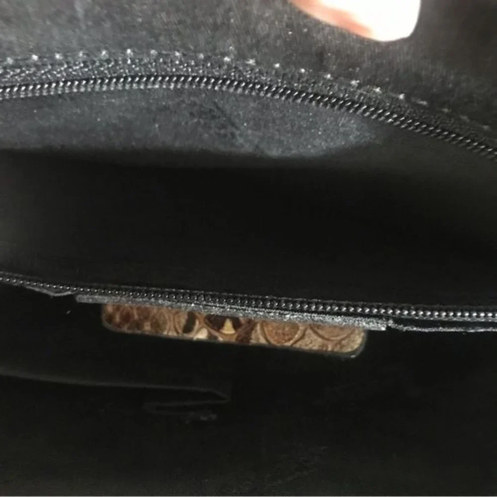 N/A leather snake